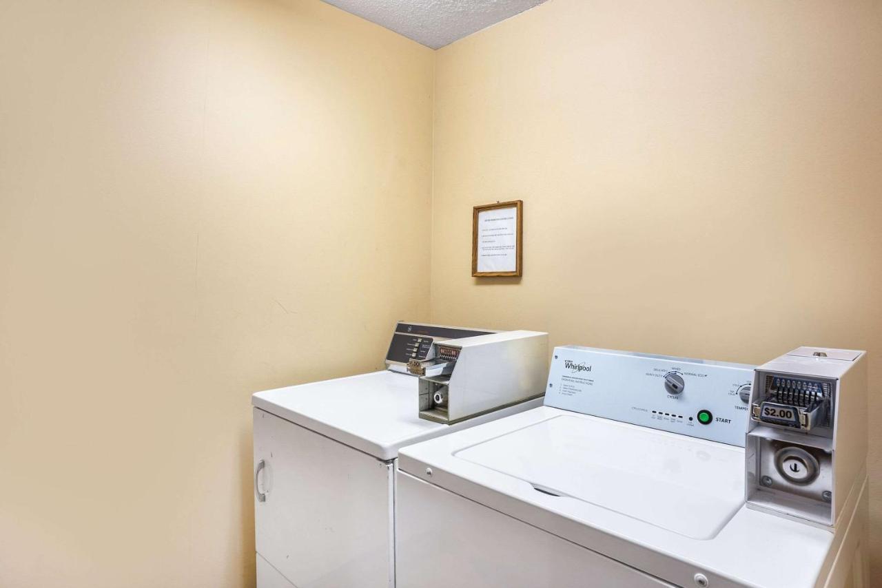Econo Lodge Princeton Eksteriør bilde