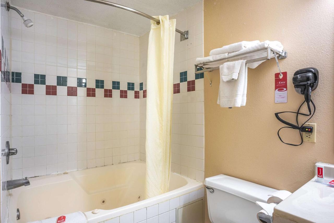 Econo Lodge Princeton Eksteriør bilde
